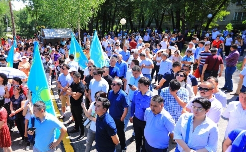 На соответствие Конституции проверят ограничения на проведение мирных собраний