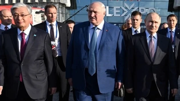 Токаев поблагодарил Путина и Лукашенко за освобождение казахстанца