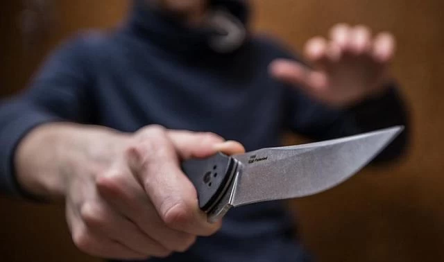 Мужчину подозревают в нанесении ножевых ранений пенсионеру в Талдыкоргане