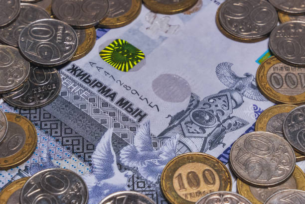 Обсуждение провалилось: казахстанцы выступили против повышения порогов снятия пенсионных накоплений