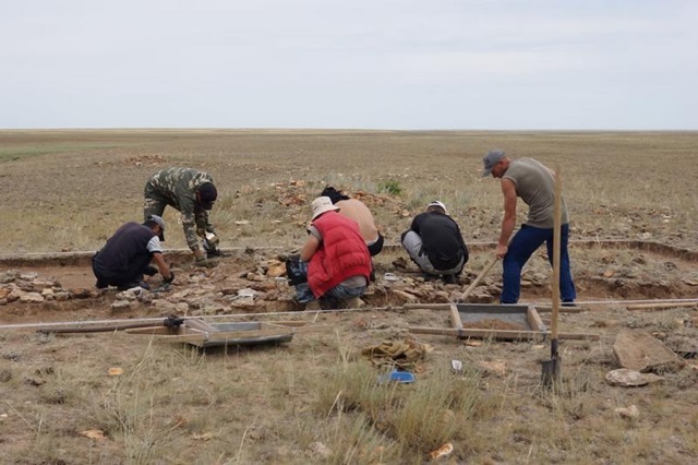 Древнее захоронение ребенка обнаружили казахстанские археологи