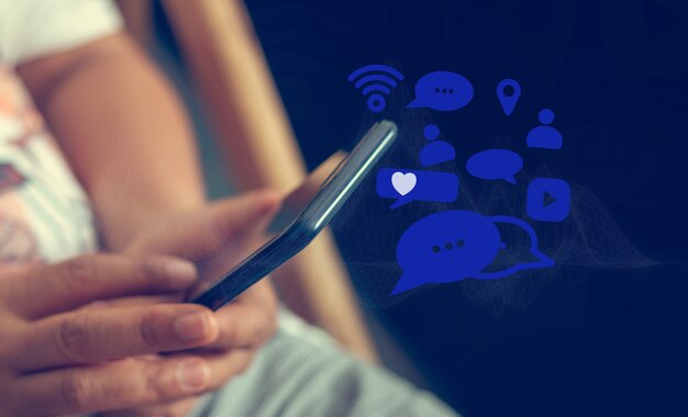 Проверить посты казахстанцев на пропаганду терроризма и госизмену просят депутаты партии Amanat