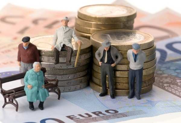 Эксперты предложили увеличить пенсионные взносы до 14-18% вместо текущих 10%