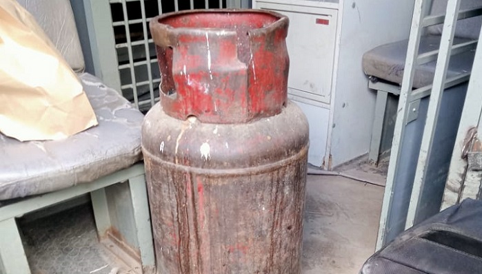 В Астане три человека пострадали от хлопка газовоздушной смеси