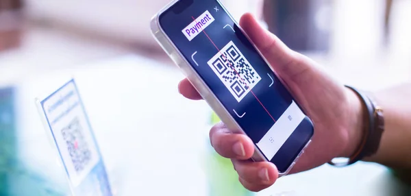 В Казахстане запустили единый QR для межбанковских платежей