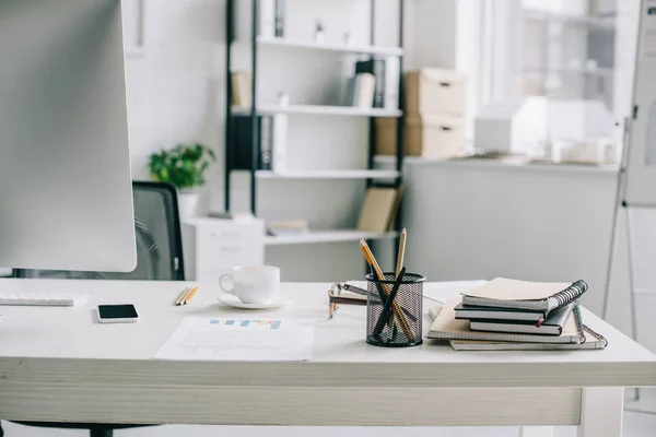 Какие отрасли сильнее всего испытывают дефицит кадров в Казахстане