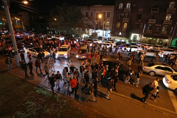 На антиправительственных акциях в Ереване задержаны более 80 человек