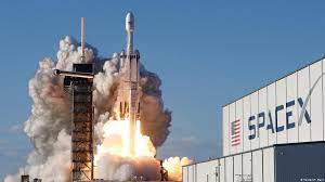 Ракета SpaceX выведет на орбиту новую группу интернет-спутников Starlink