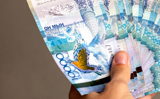 Казахстанцы стали чаще брать кредиты в 2025 году