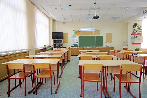 Более 380 тысяч детей пойдут в первый класс в Казахстане