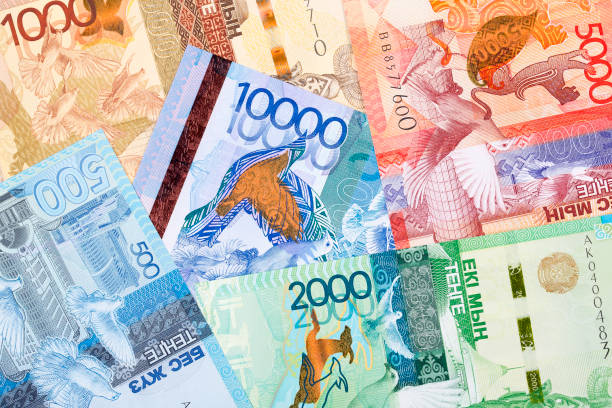 За июнь курс тенге ослаб на 1,7% - Нацбанк