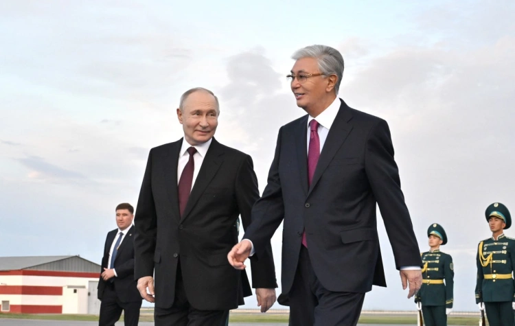 Истребители сопроводили борт Путина до Астаны