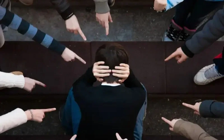 Новый алгоритм защиты детей от насилия утвердили в Казахстане