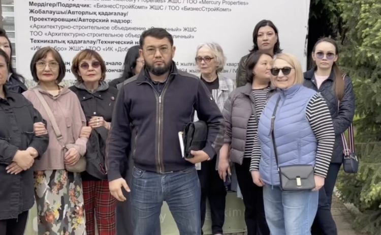 Жители Алматы выступили против строительства кафе в сквере Алии и Маншук