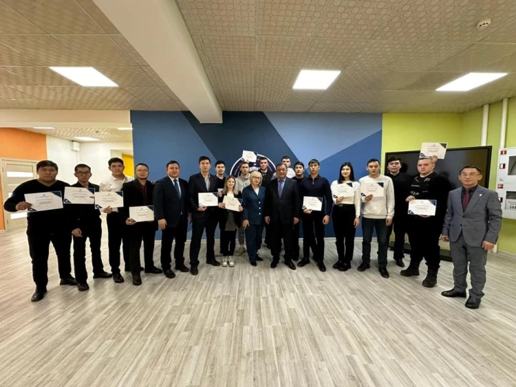 Жетісу облысында "Жас мемлекеттік қызметші" мектебінің арнайы дәрістері аяқталды