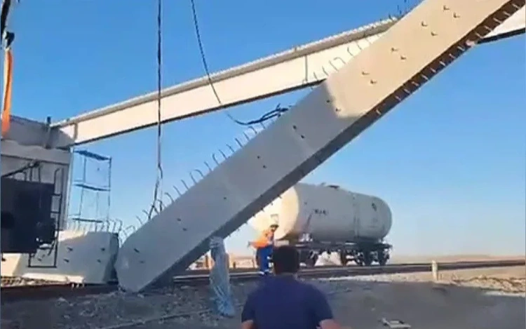 В Карагандинской области на стройке путепровода пострадали рабочие