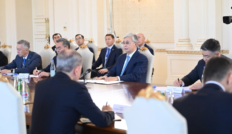 Токаев предложил довести объем казахстанско-азербайджанской торговли до 1 млрд долларов
