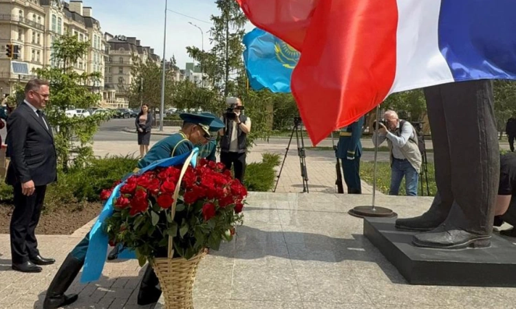 Париж посмертно наградил казахских партизан – участников освобождения Франции