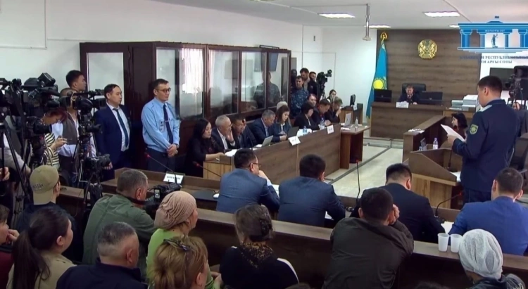 Родственницу осуждённого по делу Шерзата наказали за агрессию в суде