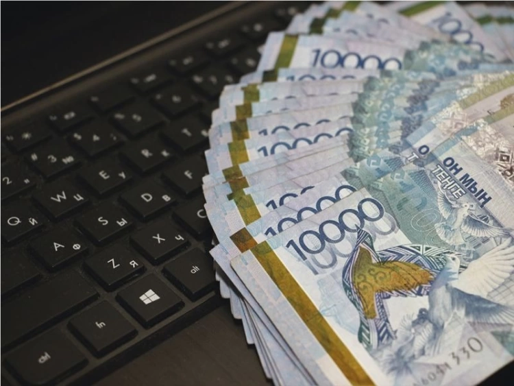 Полицейские Жетісу на текущей неделе задержали восемь подозреваемых в интернет-мошенничествах