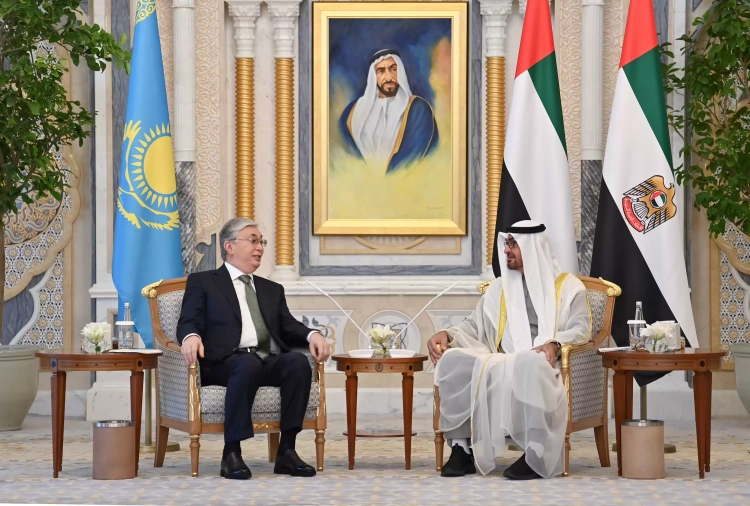 Президент Казахстана провел переговоры с президентом ОАЭ