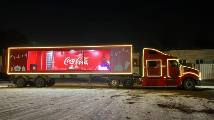 Праздник к нам приходит: фирменный Караван Coca Cola стартует 23 декабря