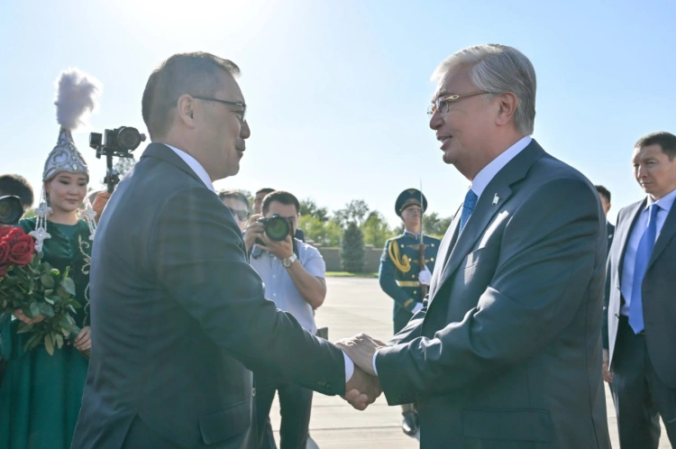 Токаев прибыл в Кыргызстан