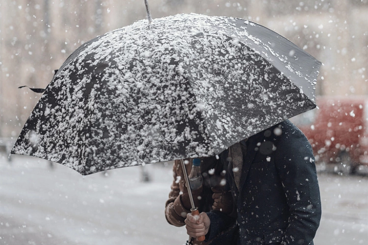 Штормовые предупреждения объявлены в 18 регионах Казахстана