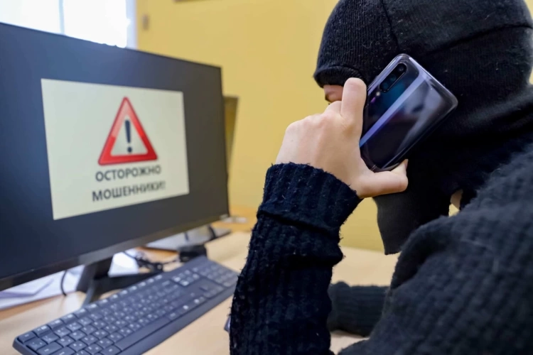 Полицейские Жетісу задержали молодого мужчину, промышлявшего мошенничеством в соцсетях