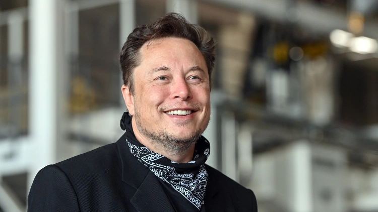 Илон Маск снова на первом месте в рейтинге Forbes