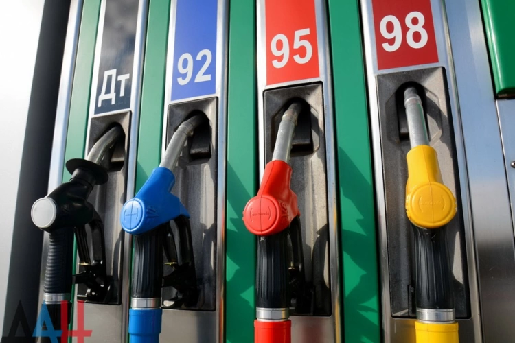 Цены на бензин и солярку для иностранцев повысятся в Казахстане с 17 мая