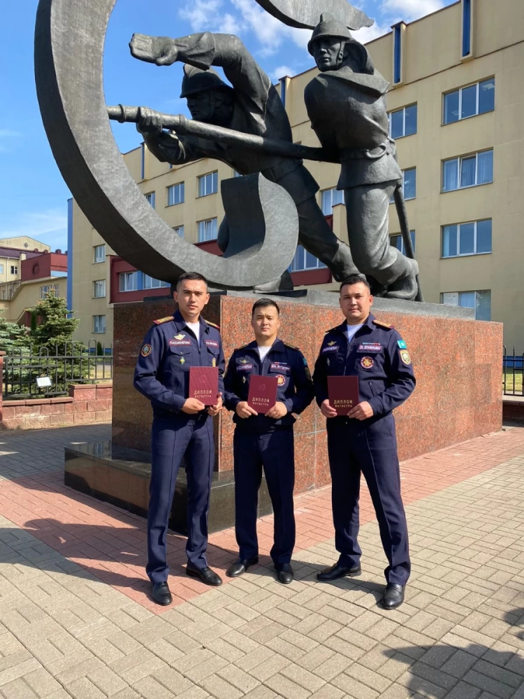 Коллеги, ставшие магистрами