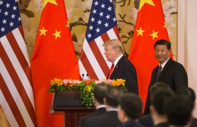 Трамп вводит 100% пошлины на китайские товары