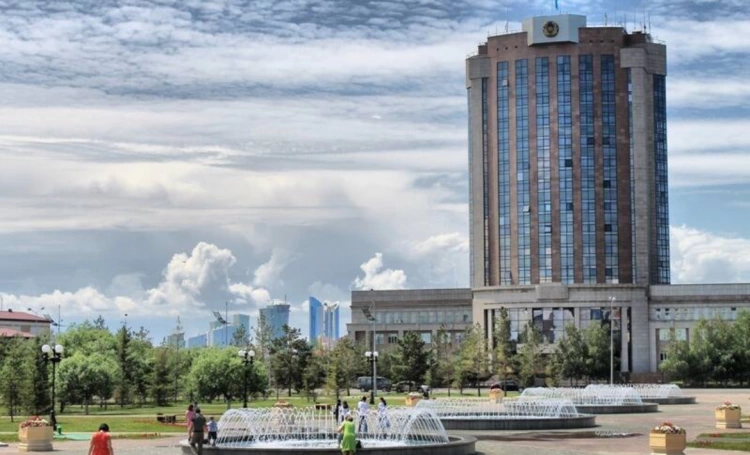 На усиленный вариант службы перешла полиция Казахстана