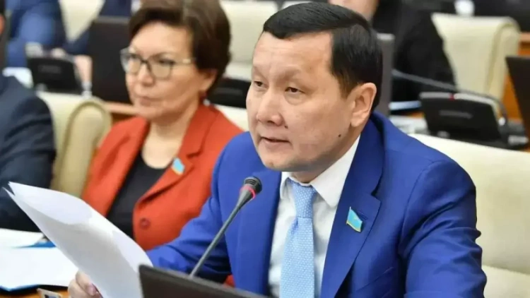 Депутат предложил узаконить вторую жену в Казахстане