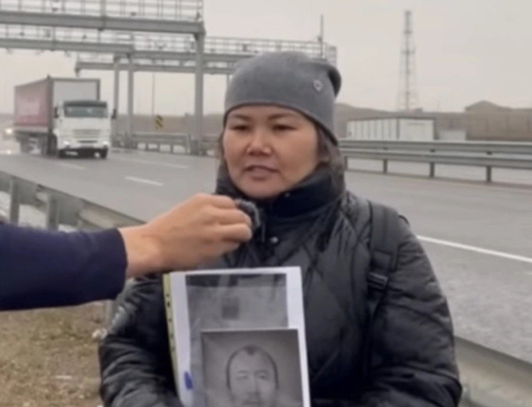 Жена погибшего в «январских событиях» казахстанца пешком направилась в Астану, требуя назвать виновных