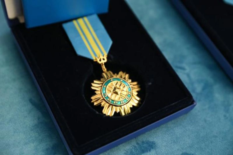 Президент посмертно присвоил звания народных героев троим казахстанцам
