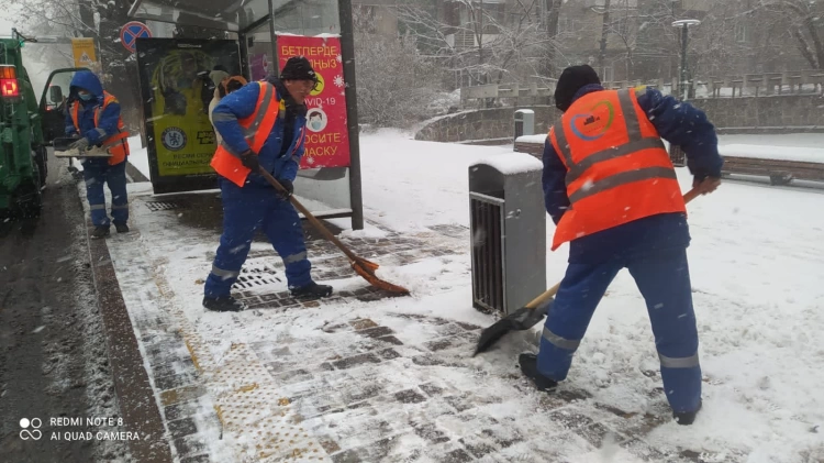 В предгорных районах Алматы выпало 20 см снега