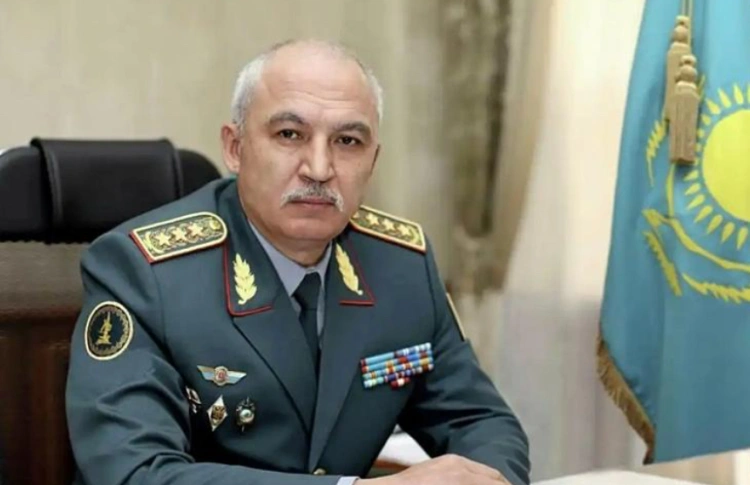 СМИ сообщили о задержании экс-министра обороны - он опроверг информацию
