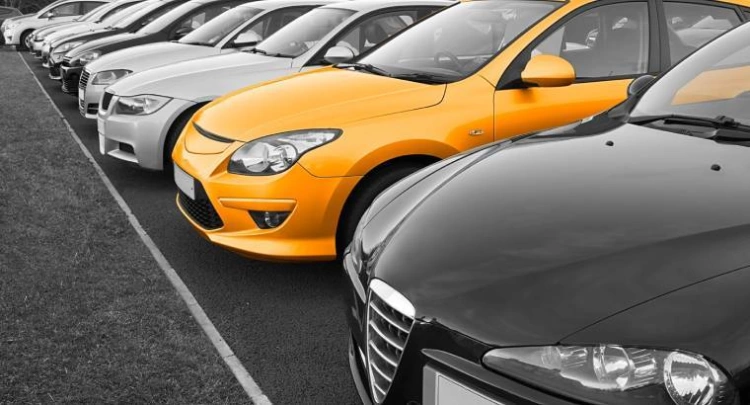 Россияне скупают автомобили в РК