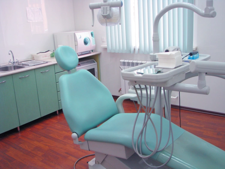 «Исполнила детскую мечту»: выпускница «Бастау» открыла стоматологический кабинет в Алматинской области