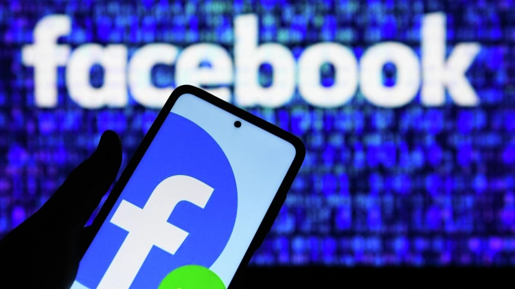 Владельцу Facebook и Instagram грозит штраф около 400 млн евро