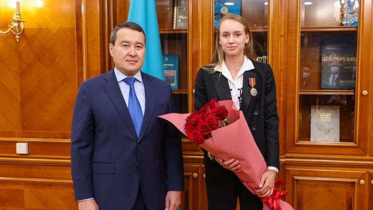 Елена Рыбакина награждена орденом «Достык» II степени