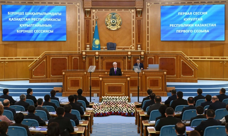 Токаев поручил внедрить ИИ в работу Курултая
