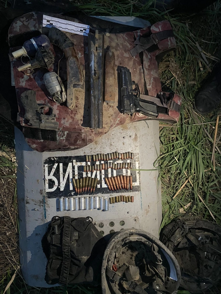 Тайник с оружием и боеприпасами найден близ Талдыкоргана