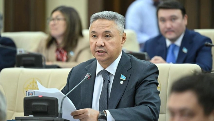 Нужно не просто распустить сенат, а прибавить депутатов к мажилису – Перуашев