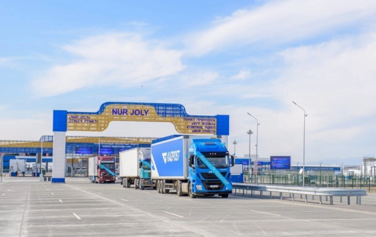 Китай увеличит пропускную способность казахстанского автотранспорта
