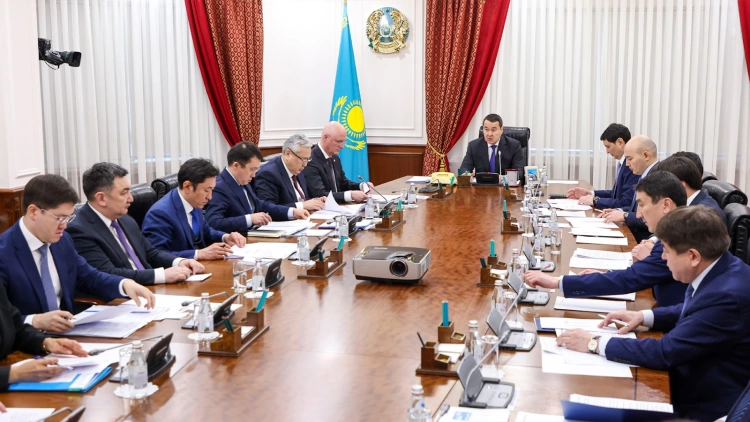 Новые антимонопольные меры в сфере производства нефтепродуктов и авиаперевозок примут в Казахстане