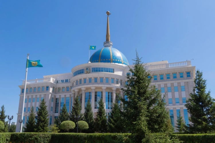Назначены акимы Шымкента и Актюбинской области