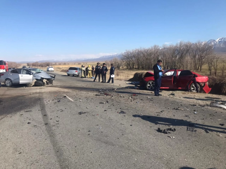 Три человека погибли и двое травмированы в ДТП на трассе «Алматы-Оскемен» в Жетісу